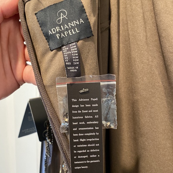 Adrianna Papell beaded gown 22W NWT - Picture 12 of 14